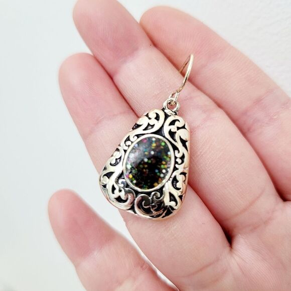 Brand New Fashion Black & Silver Earrings - Picture 5 of 9